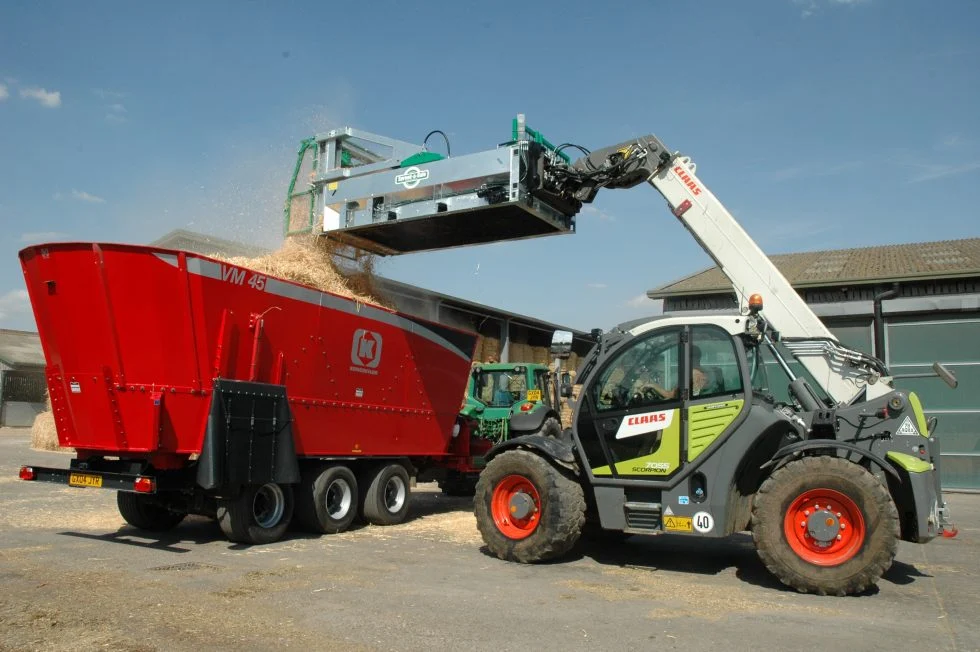 18Feed a Bale II 980x652